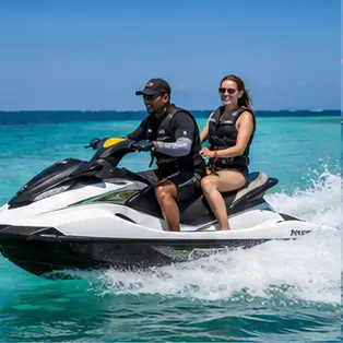 Jet ski dengan instruktur di Tanjung Benoa